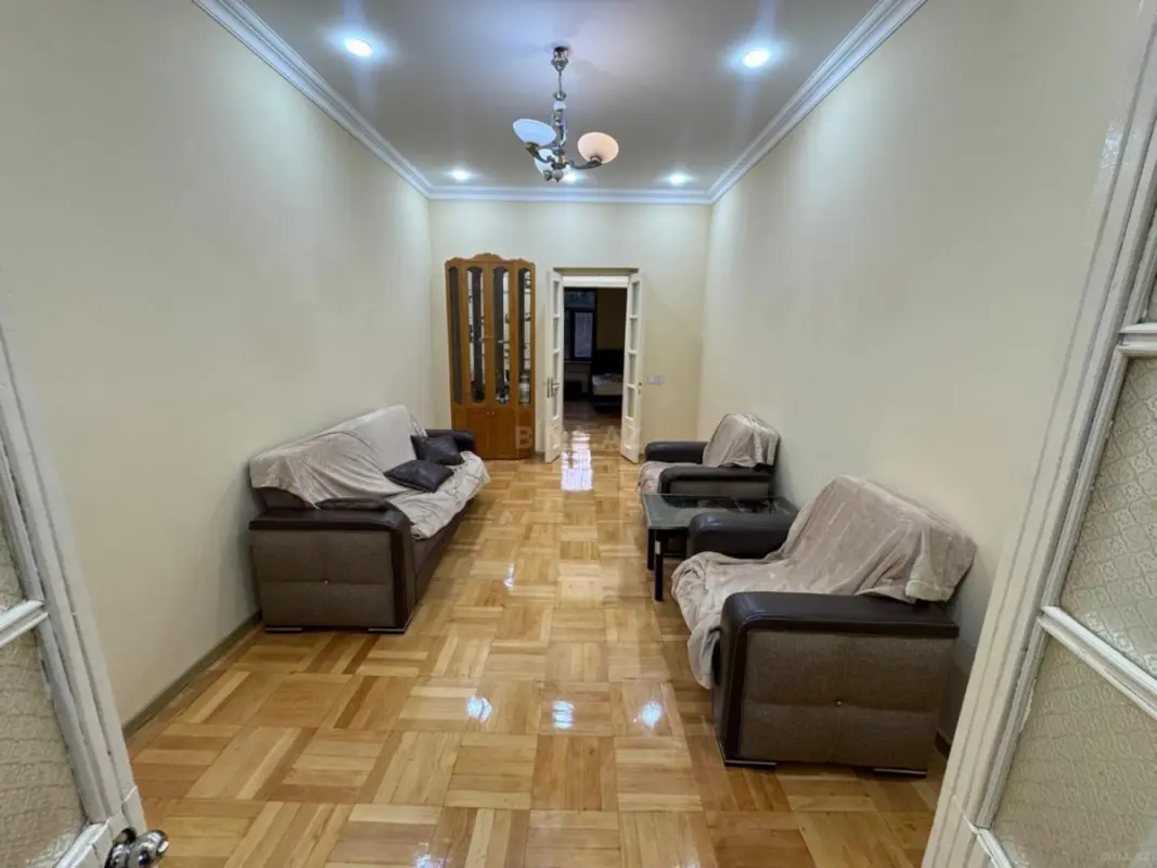 Kirayə verilir 2 otaqlı mənzil 65 m²