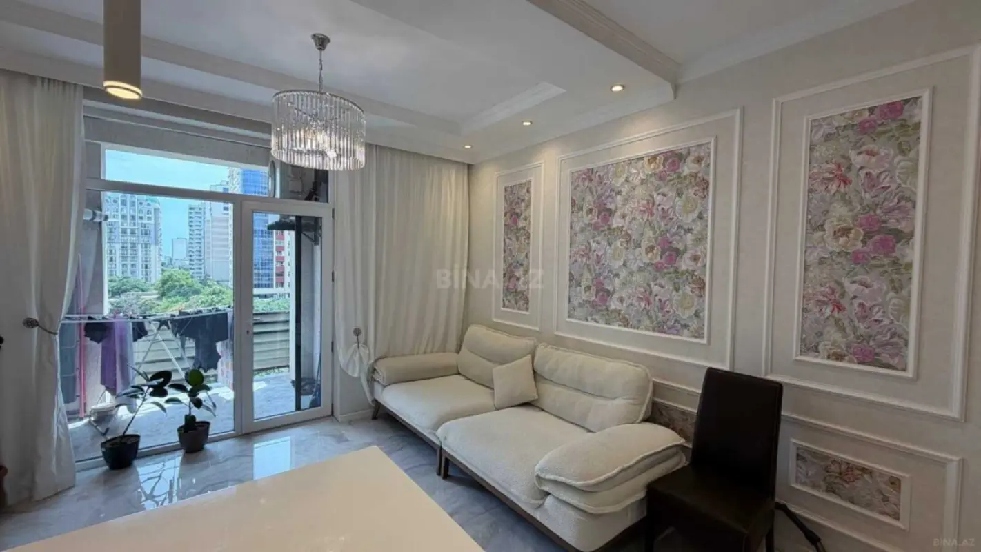 Satılır 3 otaqlı mənzil 93 m²