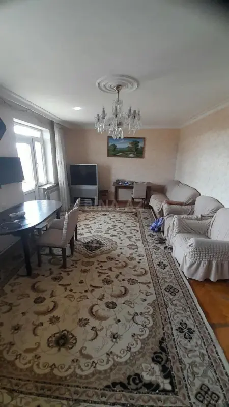 Satılır 4 otaqlı mənzil 100 m²