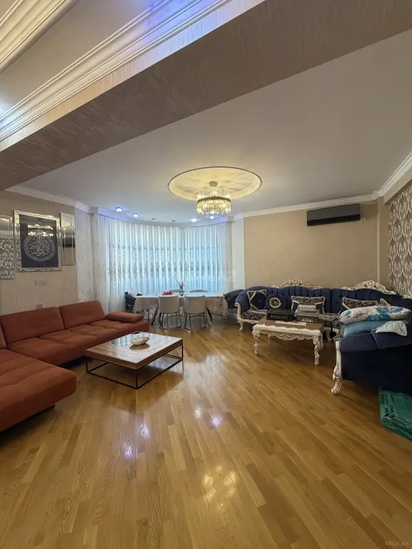 Satılır 4 otaqlı mənzil 155 m²