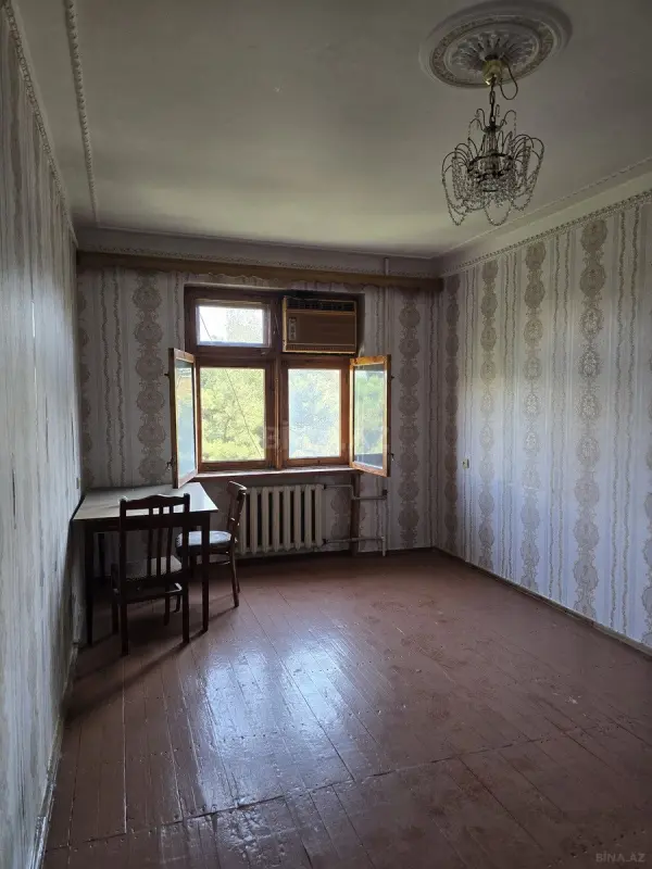 Satılır 4 otaqlı mənzil 110 m²