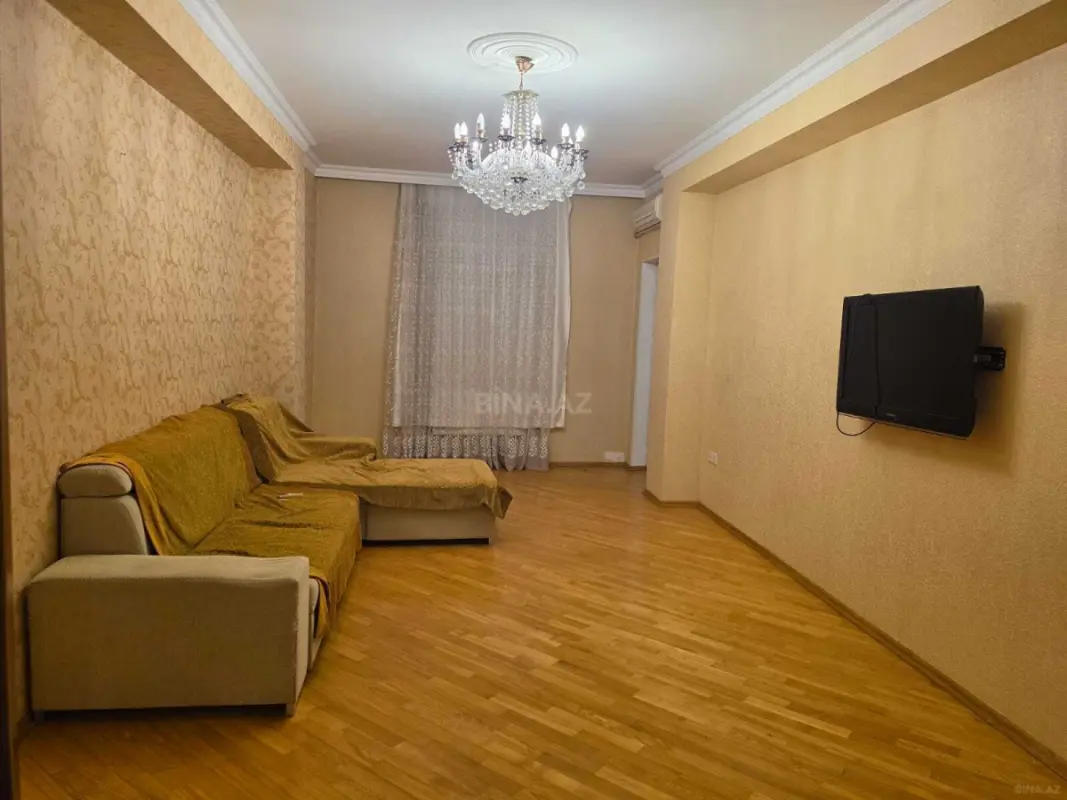 Kirayə verilir 3 otaqlı mənzil 130 m²