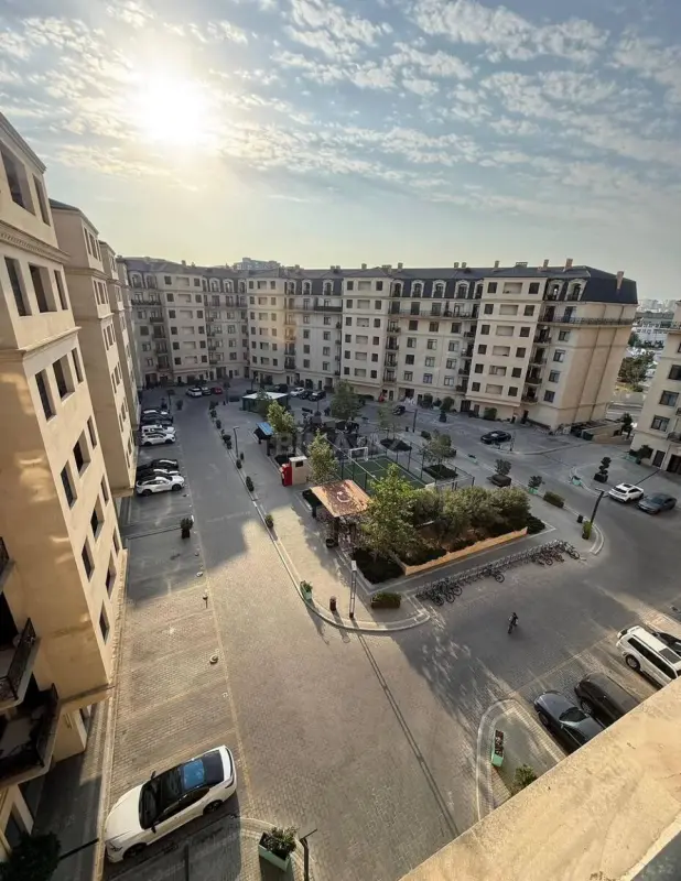 Satılır 3 otaqlı mənzil 170 m²