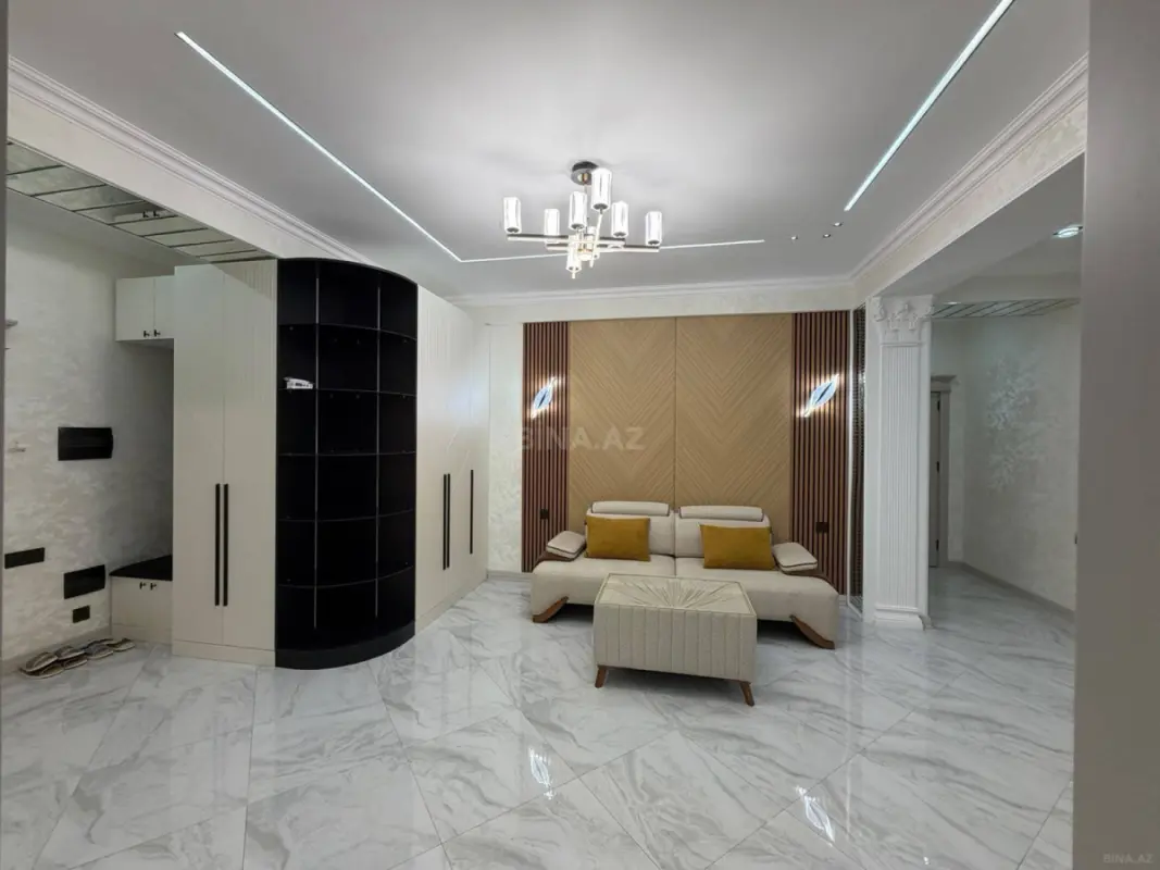 Satılır 4 otaqlı mənzil 142 m²