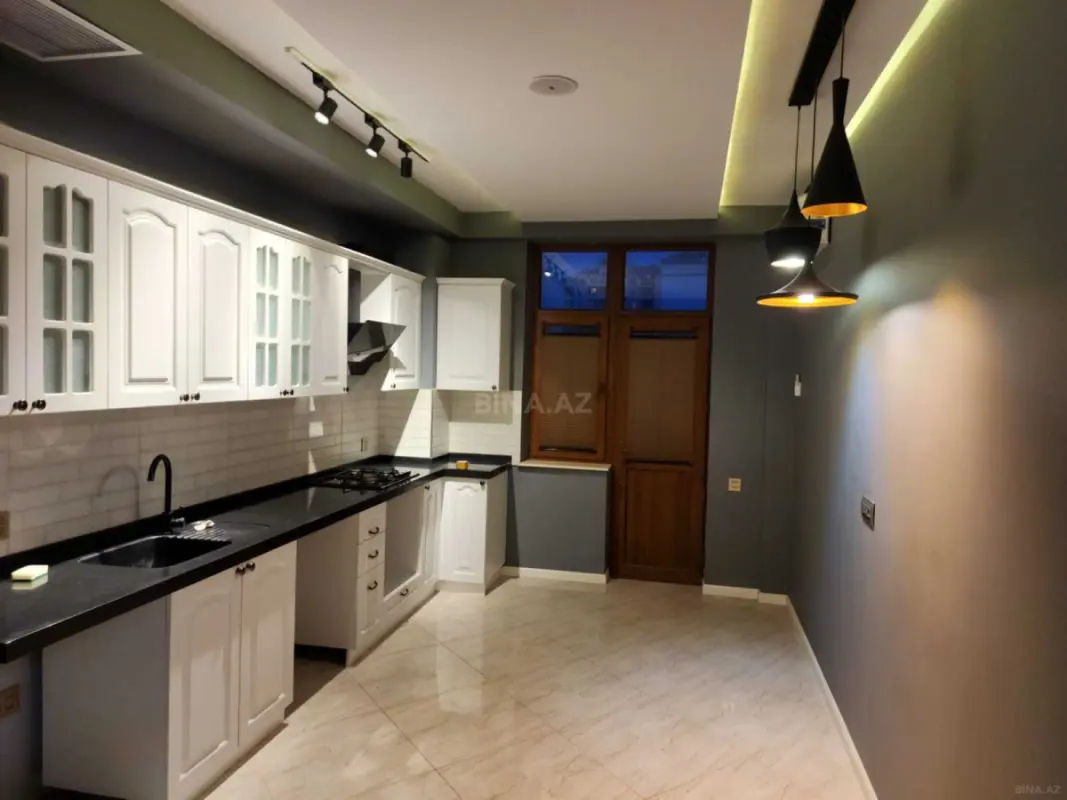 Kirayə verilir 2 otaqlı mənzil 90 m²