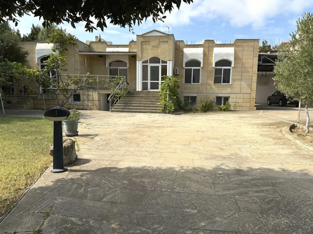 Kirayə verilir 6 otaqlı həyət evi 450 m²