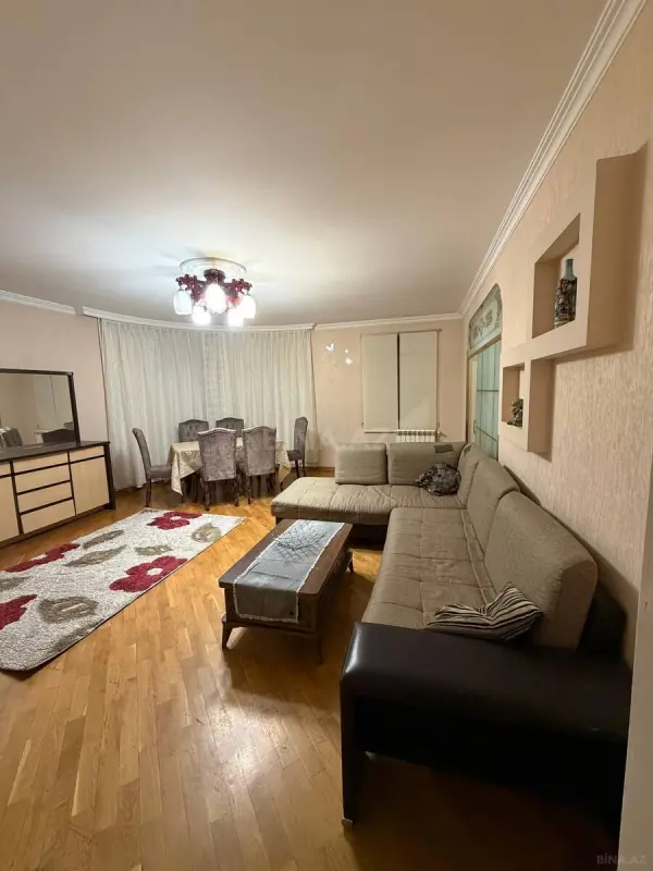 Kirayə verilir 2 otaqlı mənzil 92 m²