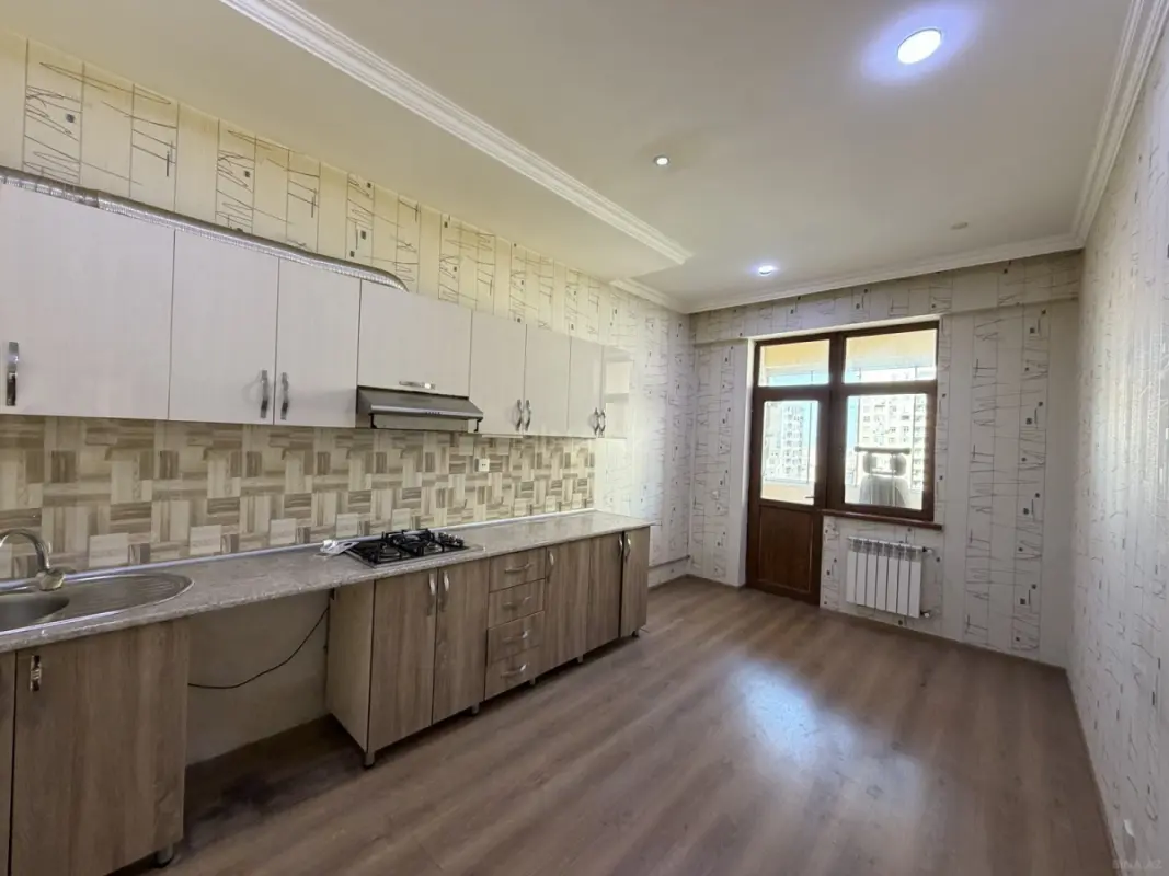 Satılır 3 otaqlı mənzil 82 m²