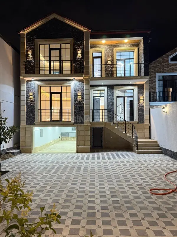 Satılır 6 otaqlı həyət evi 300 m²