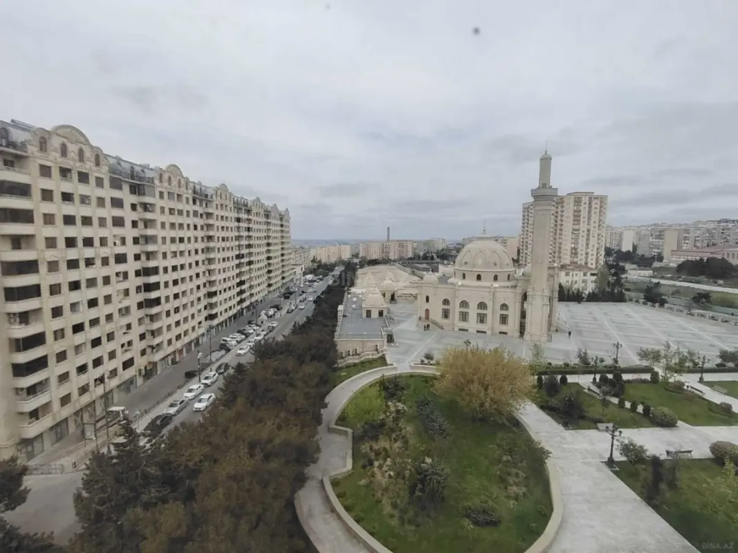 Satılır 3 otaqlı mənzil 93 m²