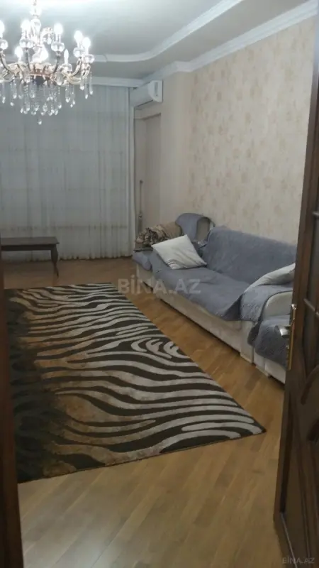 Kirayə verilir 3 otaqlı mənzil 165 m²
