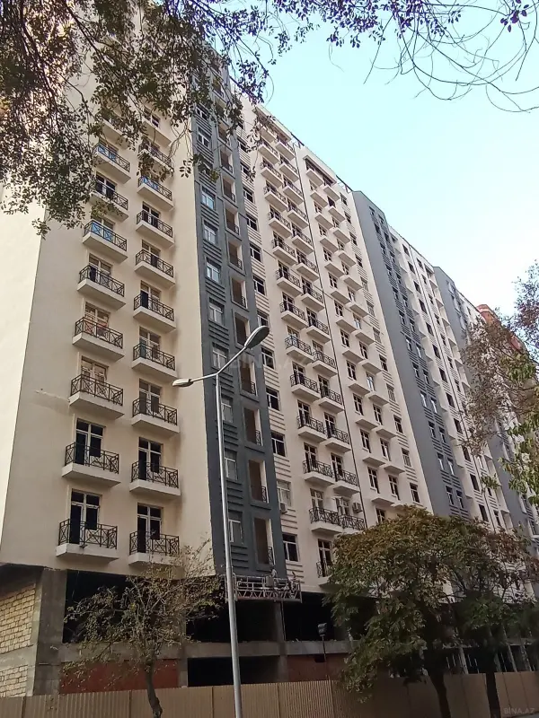 Satılır 2 otaqlı mənzil 103 m²
