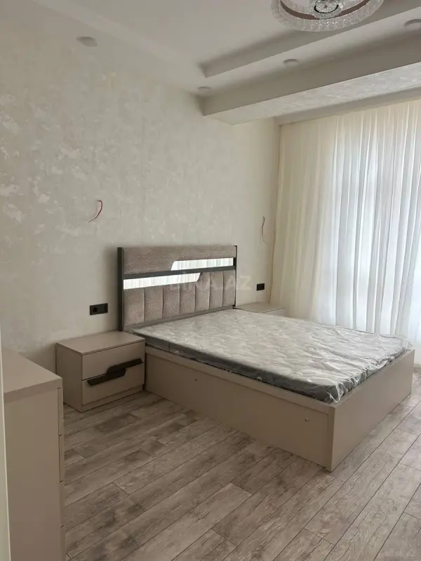 Kirayə verilir 2 otaqlı mənzil 112 m²