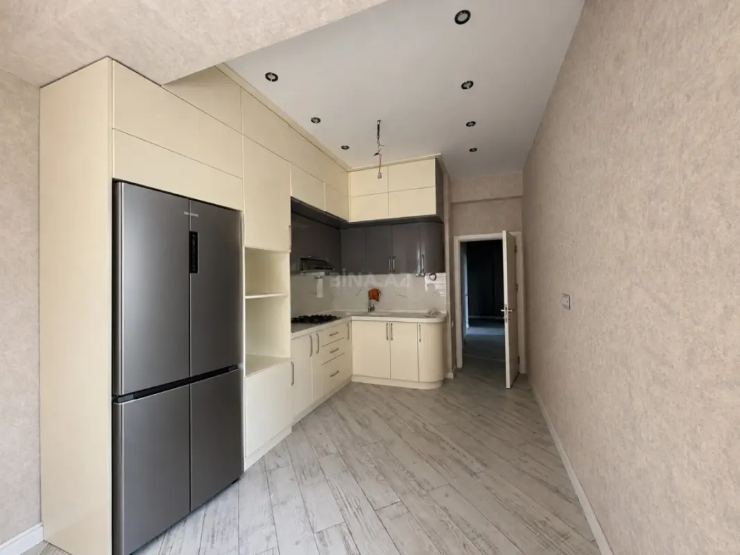 Satılır 3 otaqlı mənzil 130 m²
