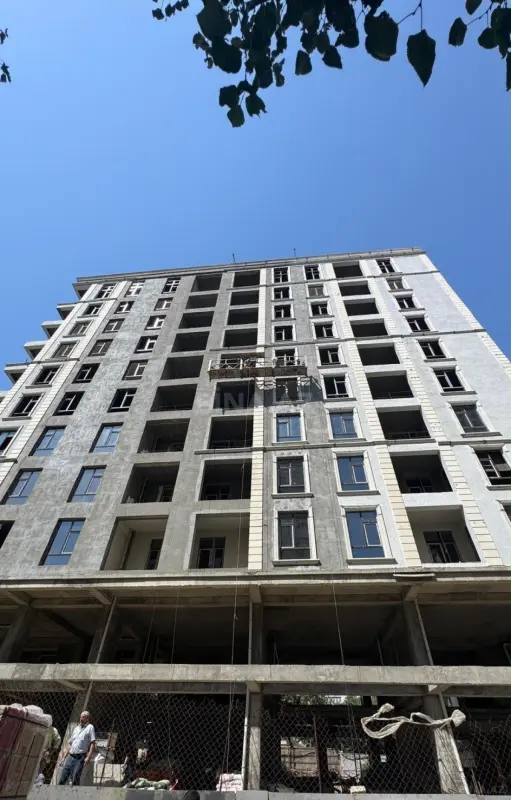 Satılır 2 otaqlı mənzil 102.5 m²