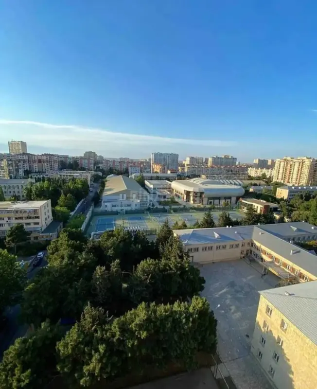 Satılır 3 otaqlı mənzil 130 m²