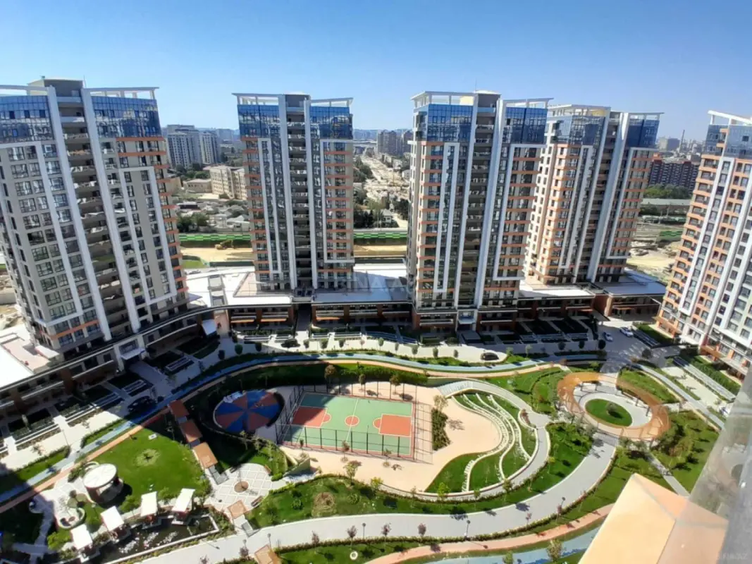 Kirayə verilir 4 otaqlı mənzil 170 m²