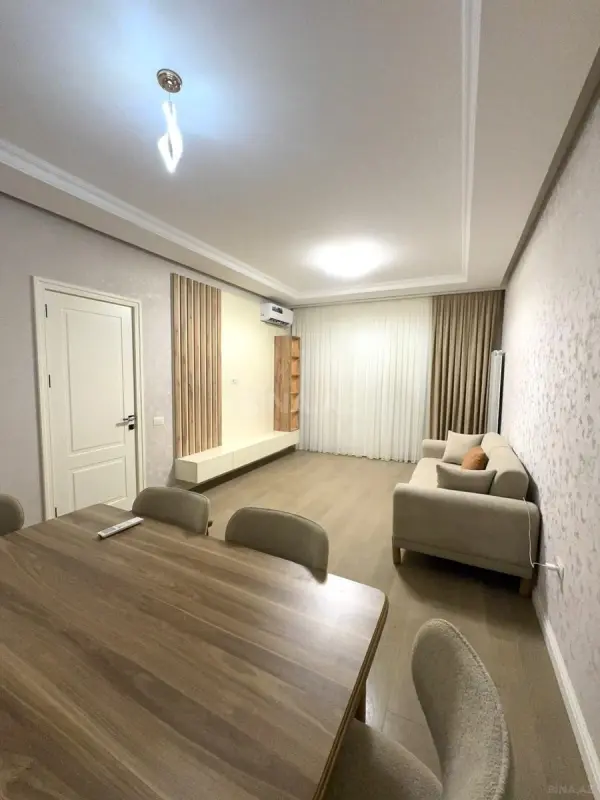Kirayə verilir 2 otaqlı mənzil 70 m²