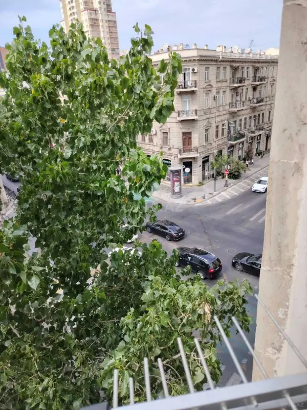 Kirayə verilir 2 otaqlı mənzil 75 m²