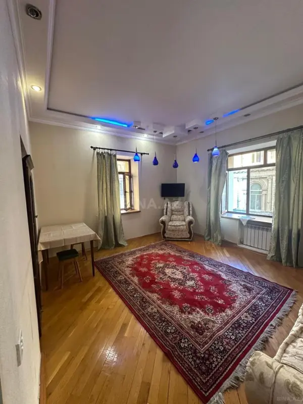 Kirayə verilir 2 otaqlı mənzil 65 m²