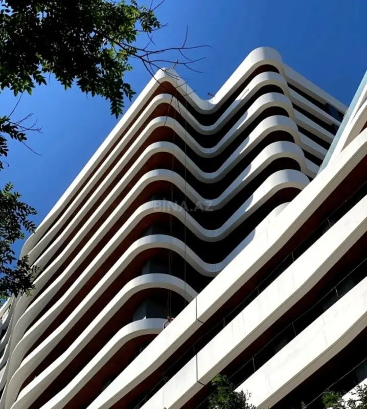 Satılır 4 otaqlı mənzil 163 m²