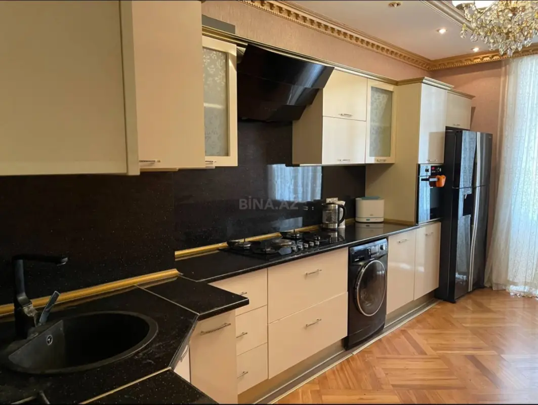 Satılır 3 otaqlı mənzil 107 m²