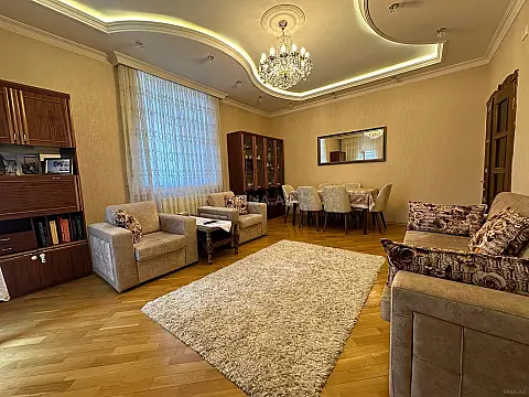 Satılır 3 otaqlı mənzil 140 m² — Bakı, İnşaatçılar 3 otaq 140.00 m²