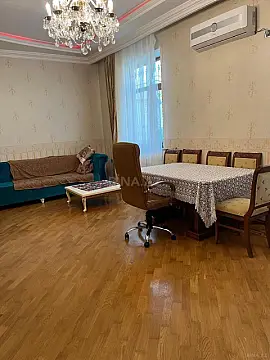 Kirayə verilir 7 otaqlı həyət evi 300 m² — Bakı, Saray 7 otaq 300.00 m²