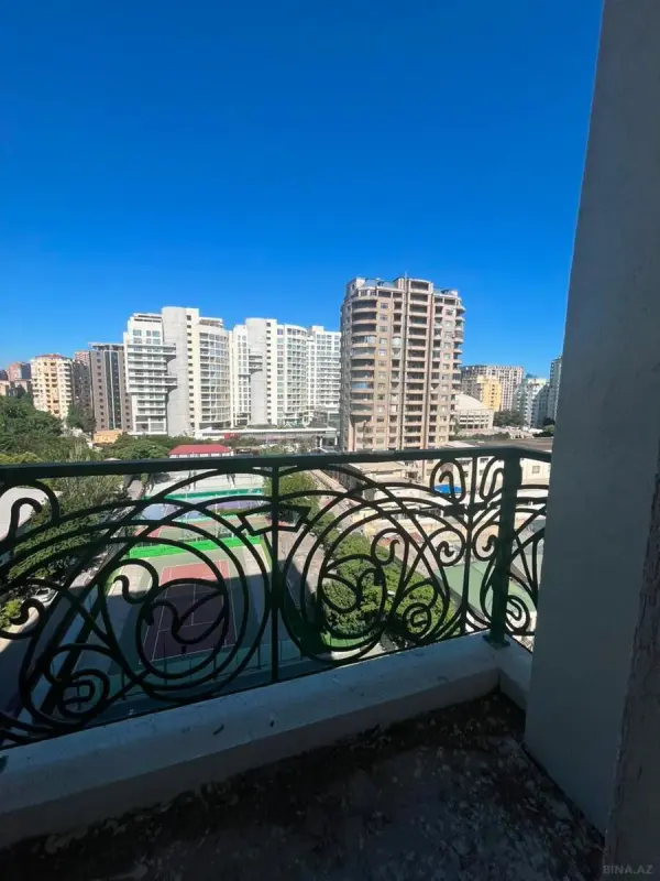 Satılır 3 otaqlı mənzil 110 m²