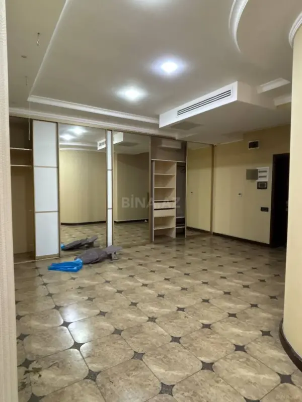 Kirayə verilir 3 otaqlı ofis 186 m²
