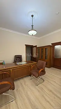 Kirayə verilir 3 otaqlı ofis 90 m² — Bakı, Nizami 3 otaq 90.00 m²