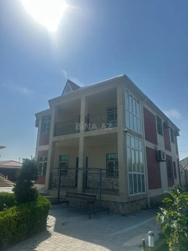 Satılır 6 otaqlı həyət evi 400 m²