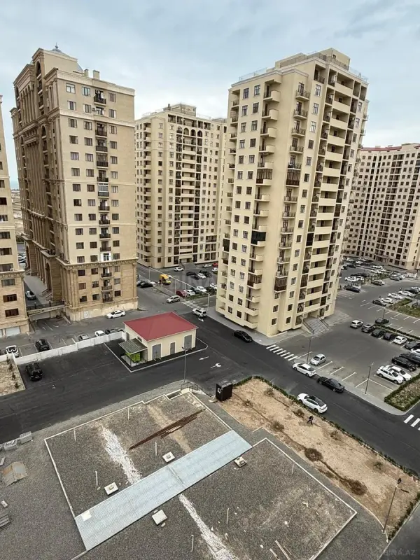 Satılır 3 otaqlı mənzil 113 m²