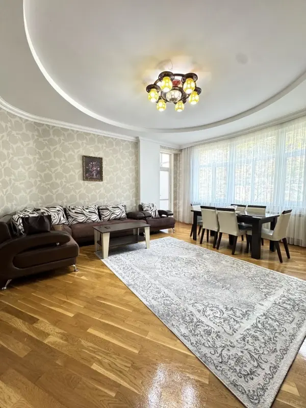 Kirayə verilir 3 otaqlı mənzil 120 m²