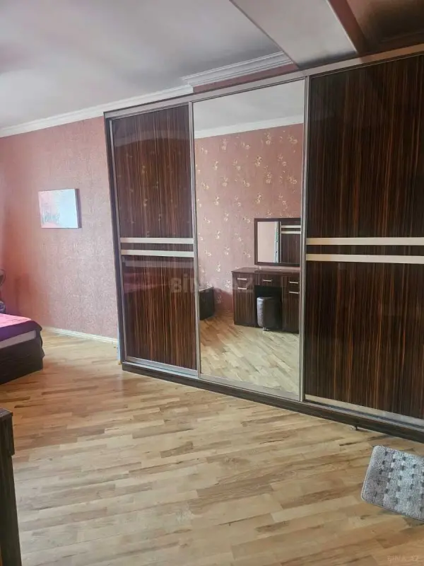 Kirayə verilir 3 otaqlı mənzil 140 m²