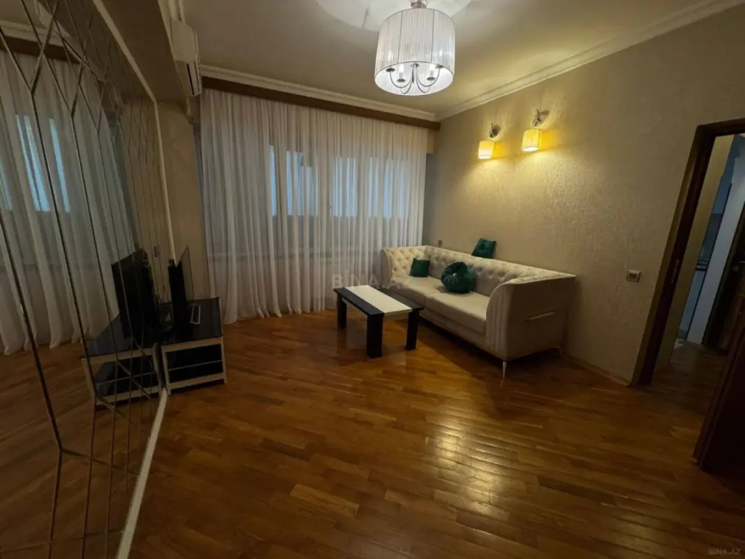 Kirayə verilir 2 otaqlı mənzil 75 m²