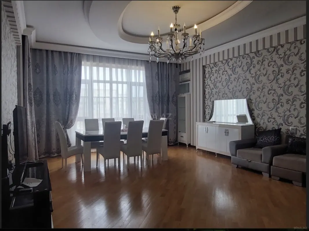 Kirayə verilir 3 otaqlı mənzil 135 m²