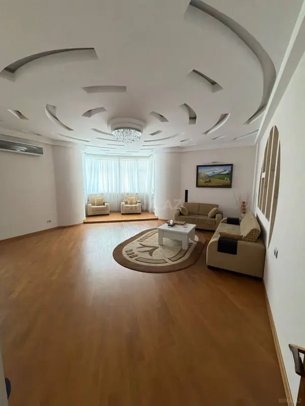 Kirayə verilir 3 otaqlı mənzil 130 m²