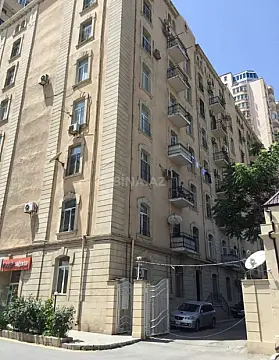 Kirayə verilir 3 otaqlı mənzil 130 m² — Bakı, Nizami 3 otaq 130.00 m²