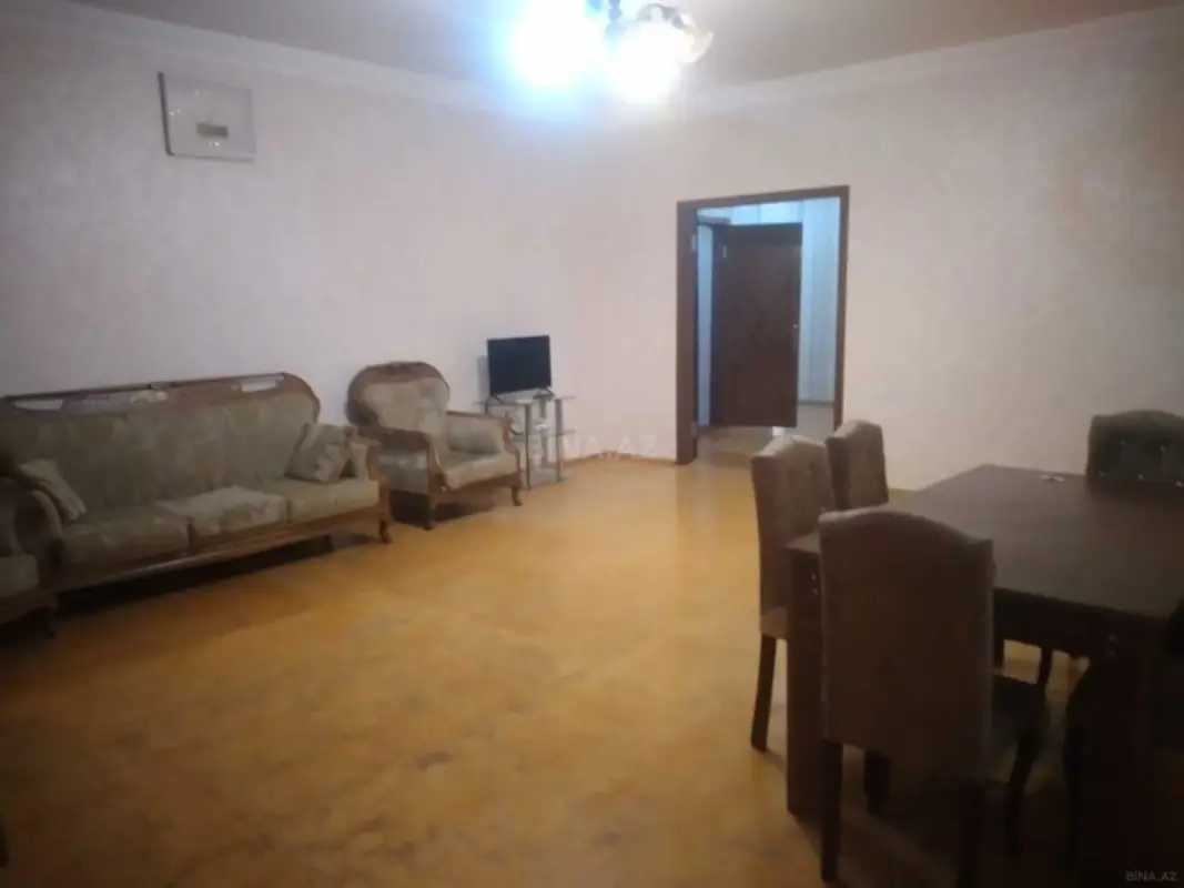 Kirayə verilir 3 otaqlı mənzil 126 m²