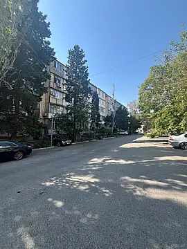 Satılır 3 otaqlı mənzil 80 m² — Bakı, Həzi Aslanov qəs. 3 otaq 80.00 m²