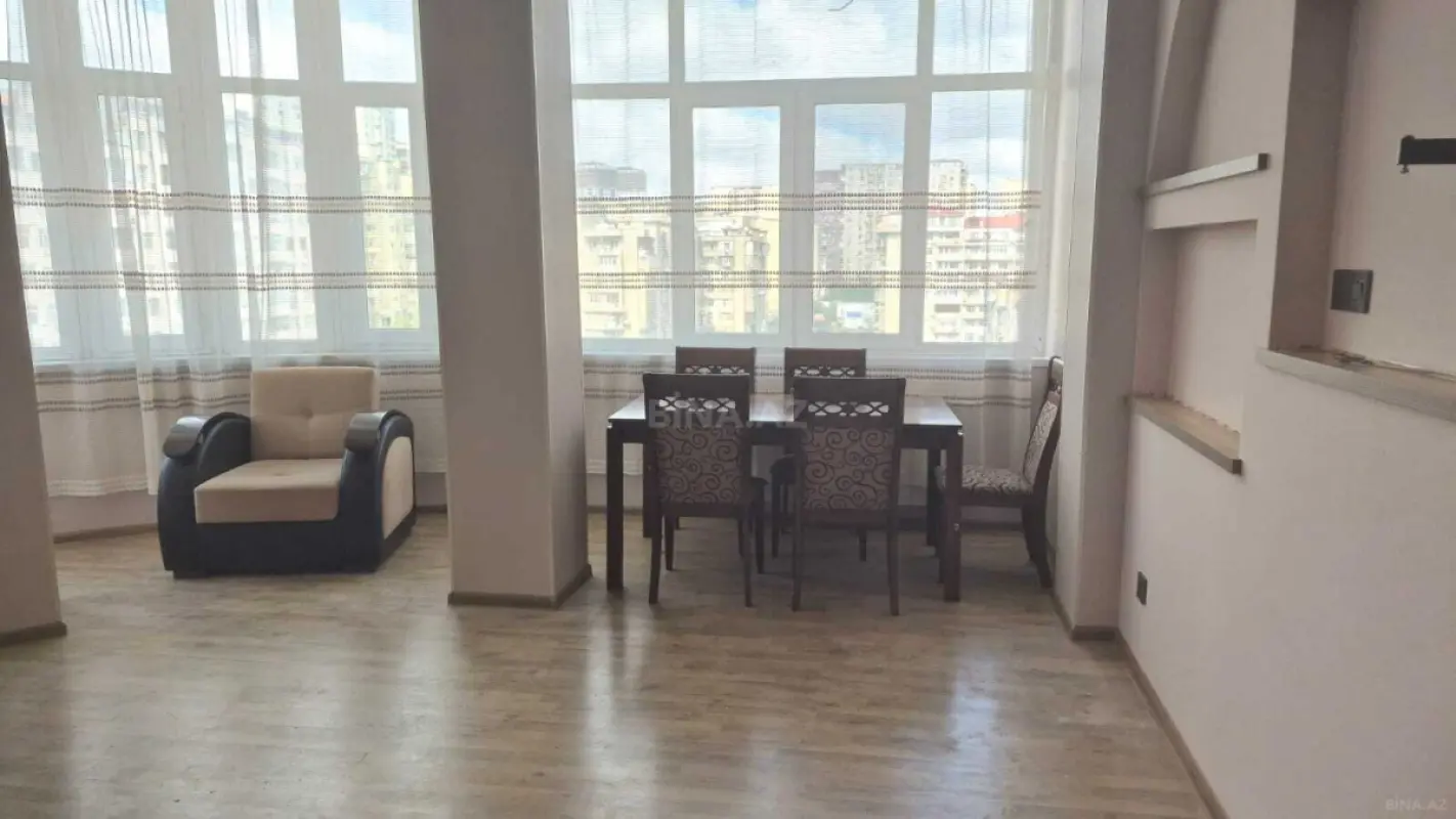 Kirayə verilir 2 otaqlı mənzil 66 m²