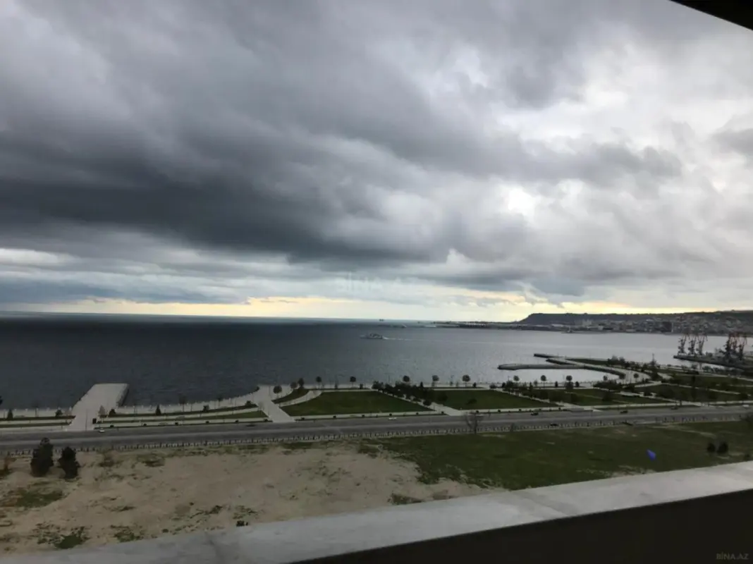 Kirayə verilir 3 otaqlı mənzil 170 m²