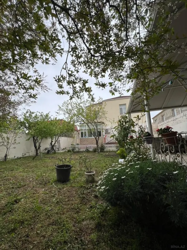Satılır 4 otaqlı həyət evi 200 m²