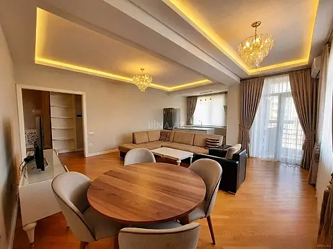 Satılır 3 otaqlı mənzil 95 m² — Bakı, İnşaatçılar 3 otaq 95.00 m²