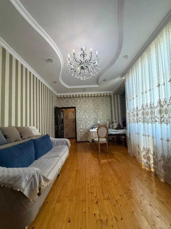 Satılır 2 otaqlı mənzil 75 m²