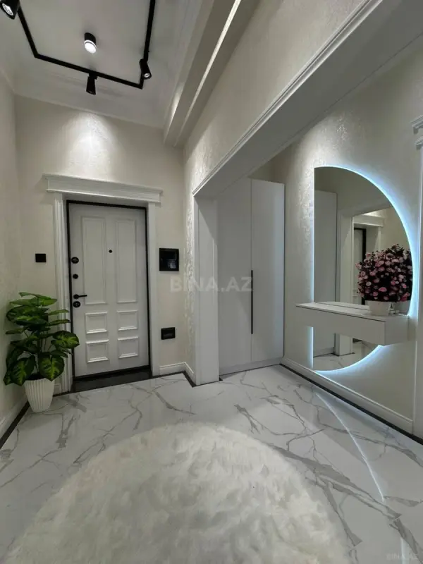 Satılır 3 otaqlı mənzil 103 m²