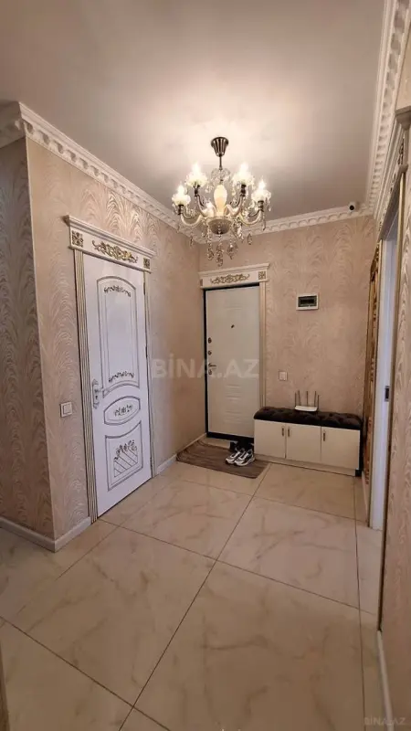 Satılır 5 otaqlı mənzil 120 m²