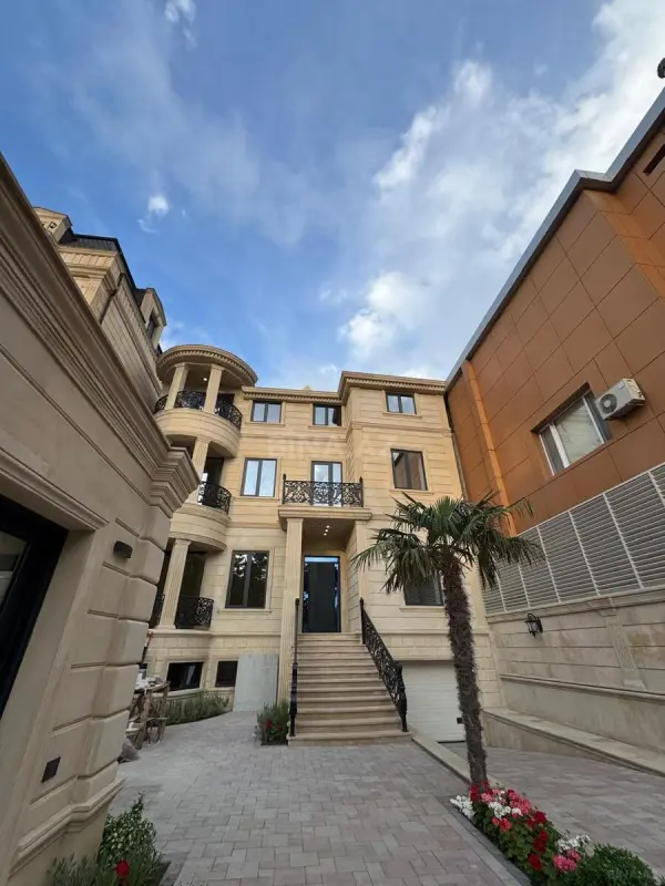 Kirayə verilir 9 otaqlı həyət evi 550 m²