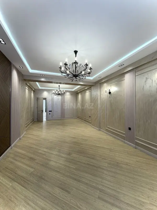Satılır 3 otaqlı mənzil 130 m²